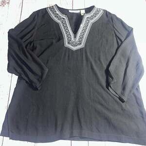 Cathy Daniels Black Vintage Long Sleeve V-Neck Tunic Top with Embroidered and St